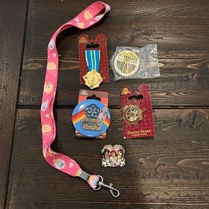 Lot of 5 Original Vintage Disney Parks Pins + Princess Lanyard Great Condition❤️